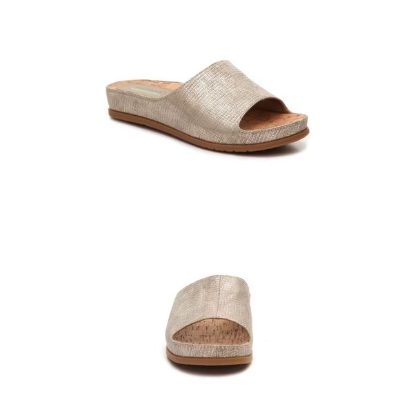 BareTraps Shoes - Baretraps  memory foam women’s sandals 7.5